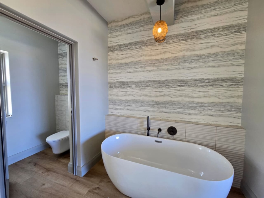 4 Bedroom Property for Sale in Outeniqua Strand Western Cape